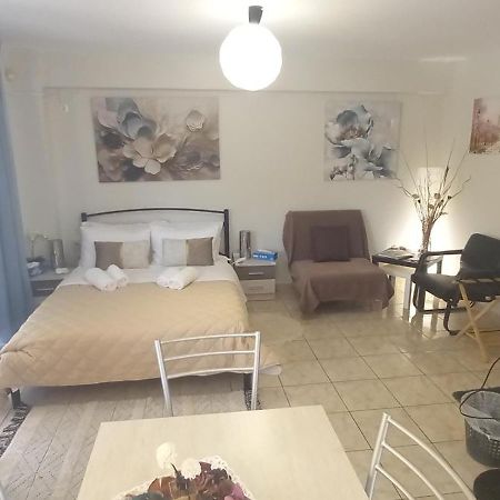 Lavrio Center - Thanasis' Studio Luaran gambar